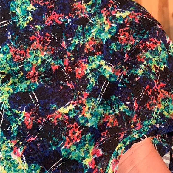 Charolette arises summer top size medium - Picture 4 of 4